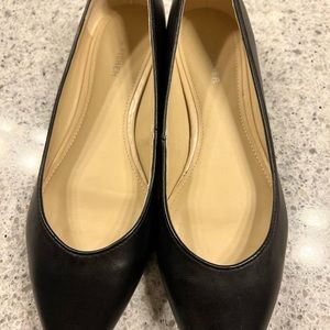 New never worn size 8 Marc Fisher black flats